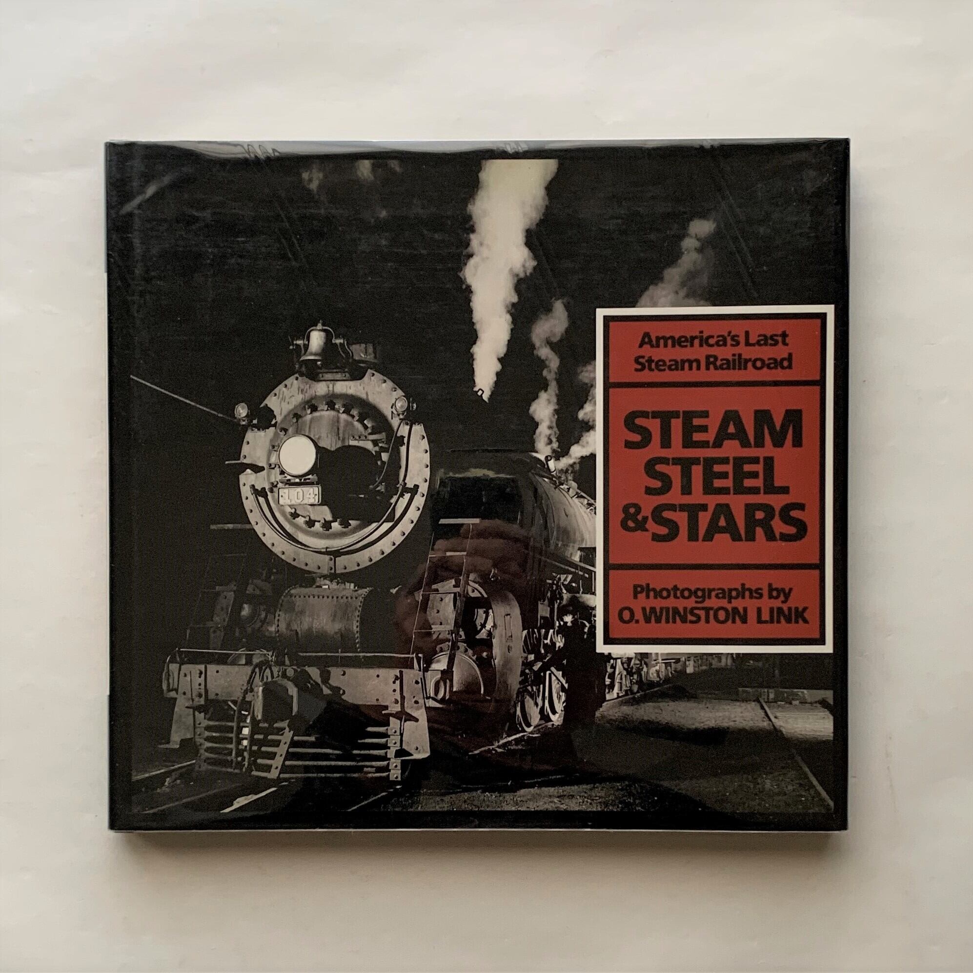 Steam, Steel, and Stars: America's Last Steam Railroad / Tim Hensley