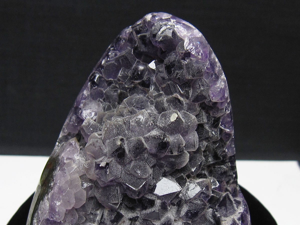 アメジストクラスター　台座付き　2kg パワーストーン アメジスト クラスター ウルグアイ産 アメジスト 原石 amethyst 台座