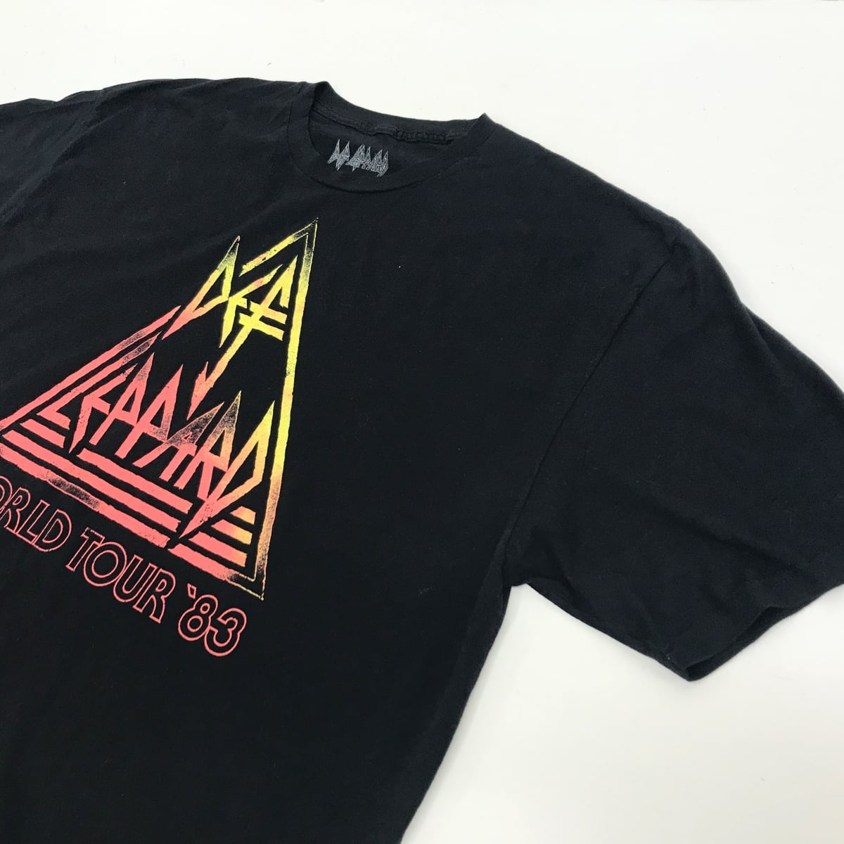 DEF LEPPARD デフレパード 80sロゴ ビッグトライアングル ロゴ T DEF LEPPARD デフレパード 80sロゴ ビッグトライアングル ロゴ T