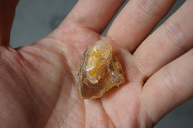 エッグ・イン・オパール Opal Egg 2270