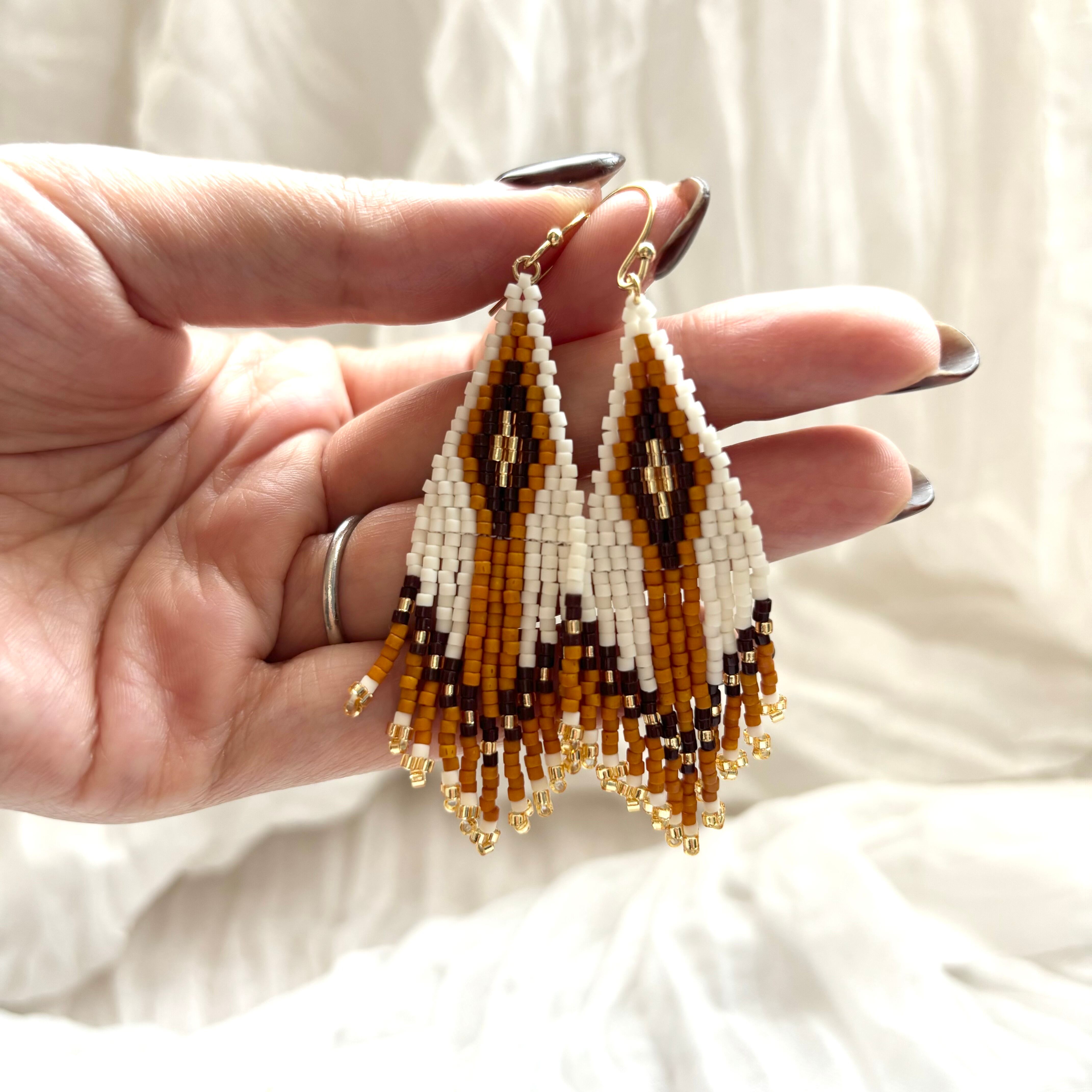 フリンジピアス茶色イヤリングハンドメイドブラウンネイティブ春