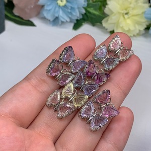 在庫処分セール☆1.10個セット☆フローライト蝶々・縦横貫通穴☆パーツ