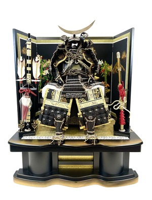 5号　57 黒糸　伊達政宗 鎧　屏風 弓太刀 飾り台 付き　五月人形　兜飾り　コンパクト　端午の節句　初節句　お祝い　こどもの日　海外へのお土産　こだわりの兜　日本文化　日本伝統　日本土産　菖蒲の節句　節句飾り　かぶと　虎　龍　竜　伝統工芸