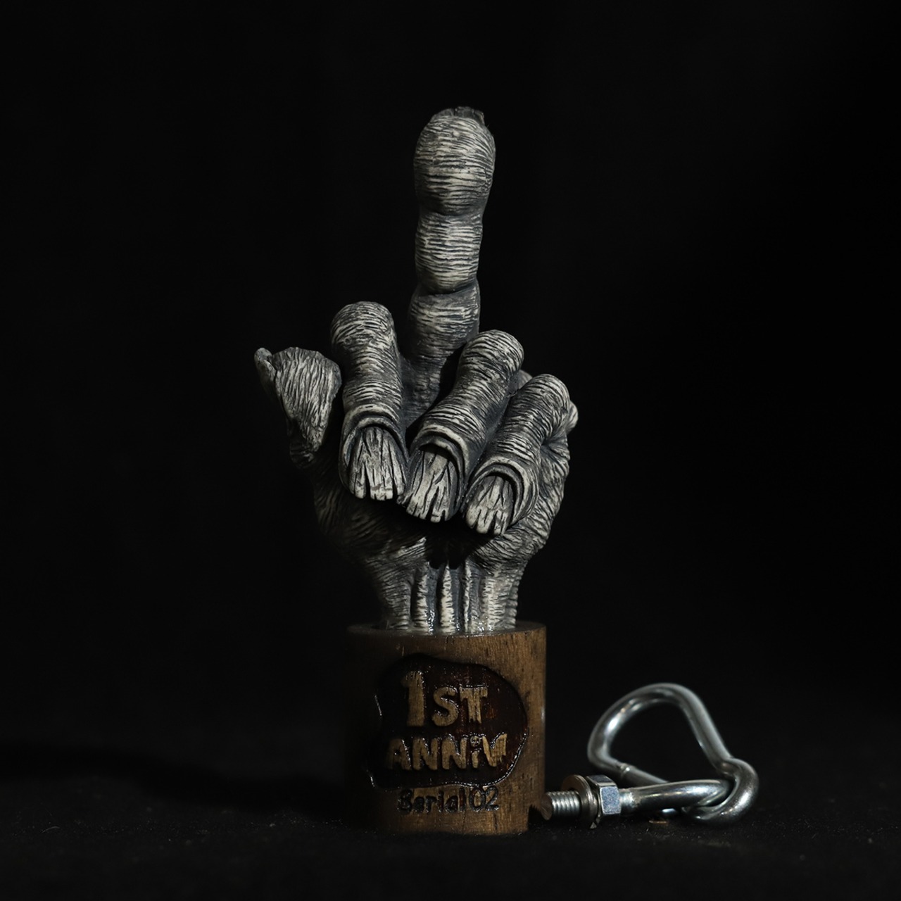 [1周年記念・数量限定] "1st Anniv" SUPER BIG KEYHOLDER - serial.02/STONE