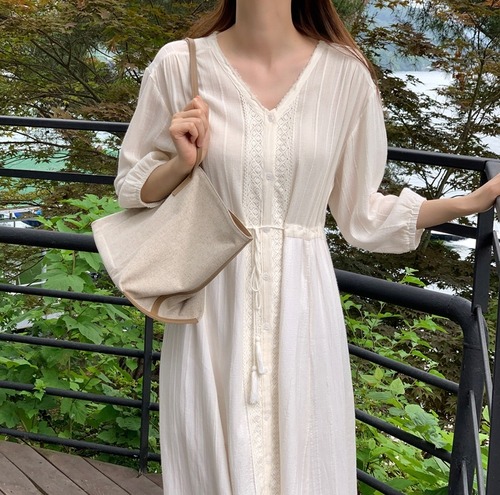 ワンピース ドレス ロング丈　ホワイト 大人可愛い お洒落 マーク オルチャン 韓国 ファッション オシャレ ママ 休日　カジュアル お出かけ 女子会 デート 体型カバー 休日 普段使い 10代 20代 30代 40代