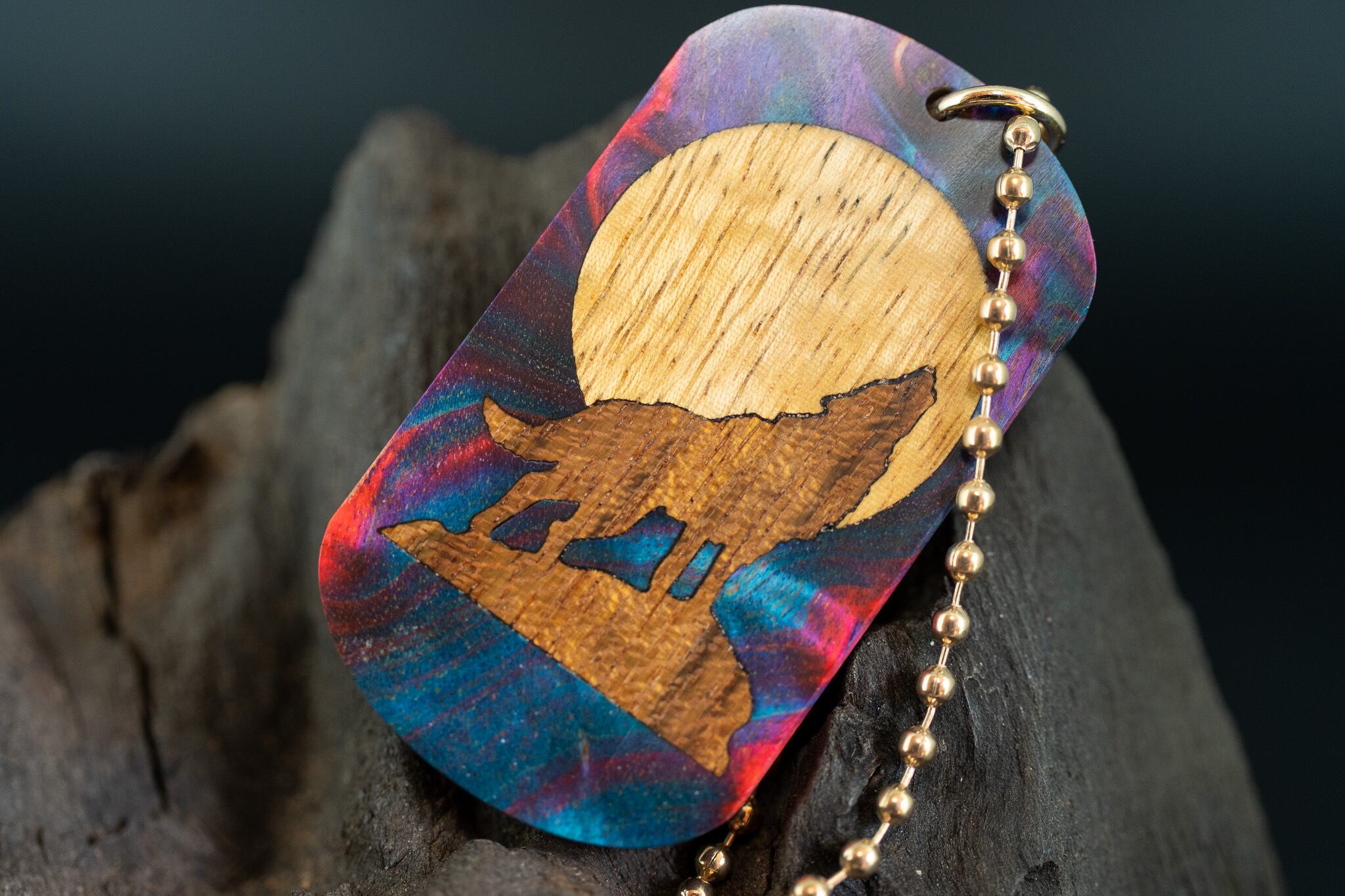 【カナダの象徴】ハードメープル 瘤杢 スタビライズウッド ドッグタグ 象嵌 月と狼