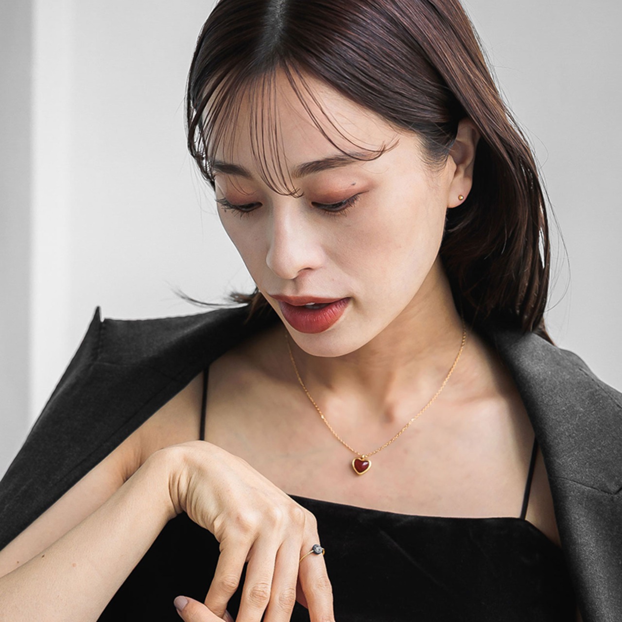 【ネコポス便】ネックレス 瑪瑙 天然石ハートモーフネックレス グリーン ブラック レッド ホワイト オニキス 金属アレルギー対応 サージカルステンレス 華奢 2303