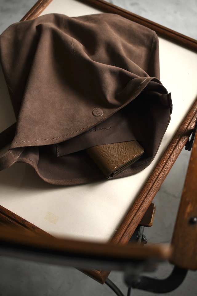 Morphée / CYLINDER / M (OILE SUEDE ELEPHANT)