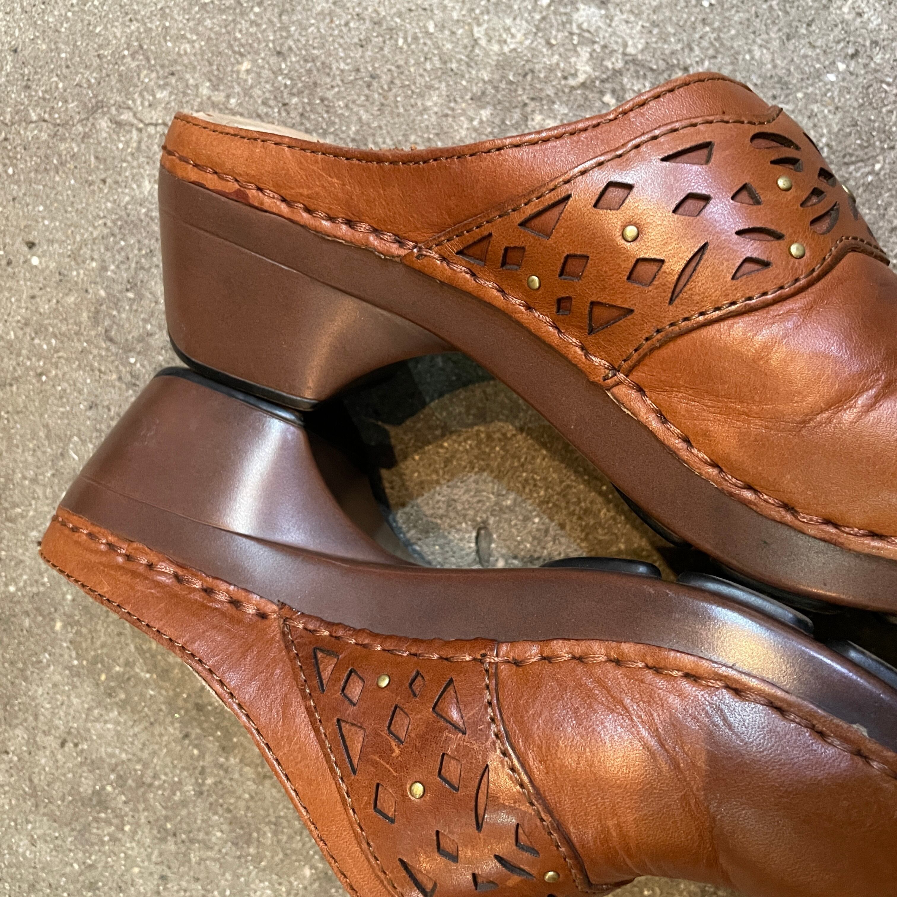 Dansko ダンスコ レザーサンダル 型抜きデザイン 38 ブラウン | 古着屋 Uan