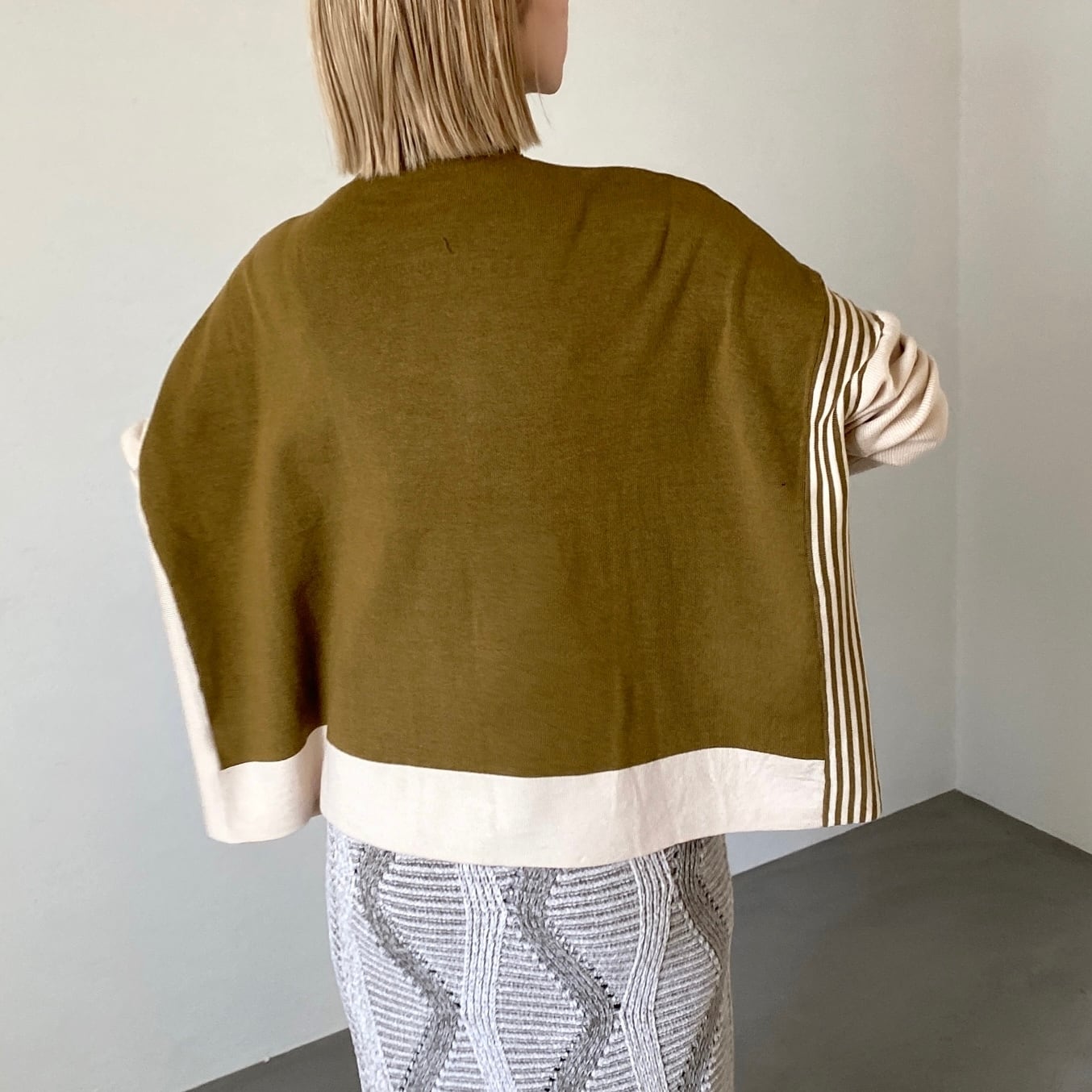バイカラーポンチョニット tops/マスタード | CFT
