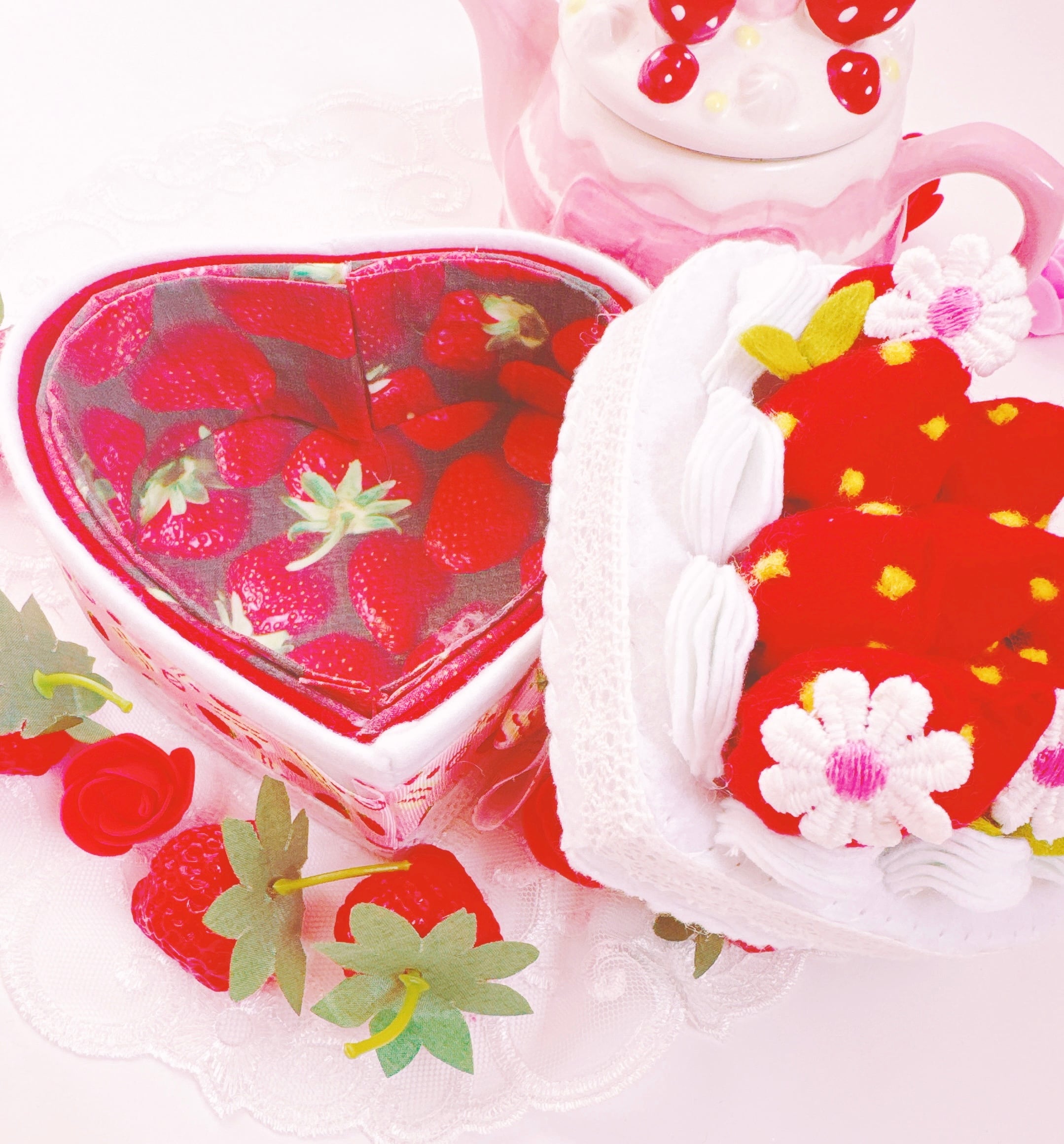 フェルトいちごハートケーキボックス | cafecookies
