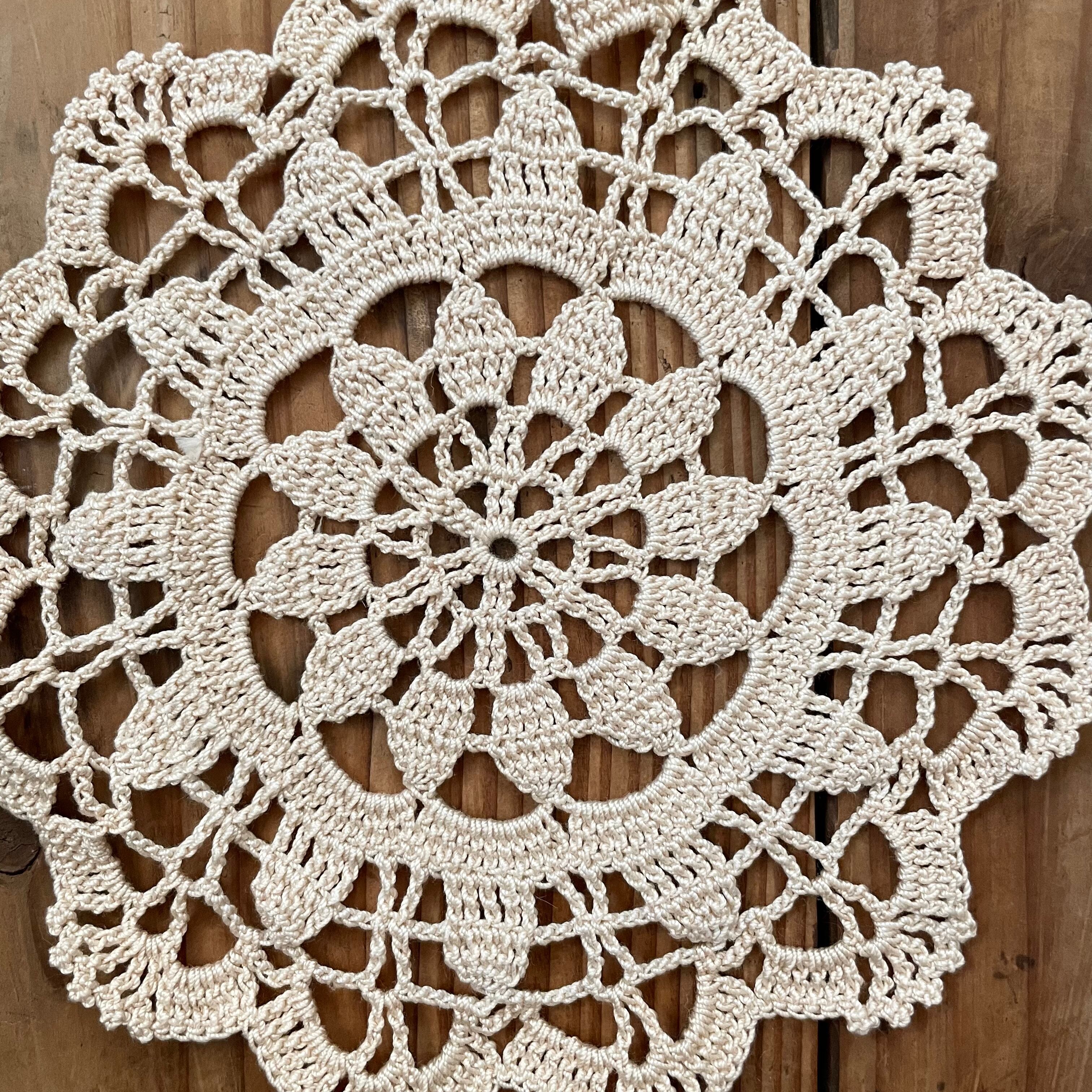 生成り色のドイリー5