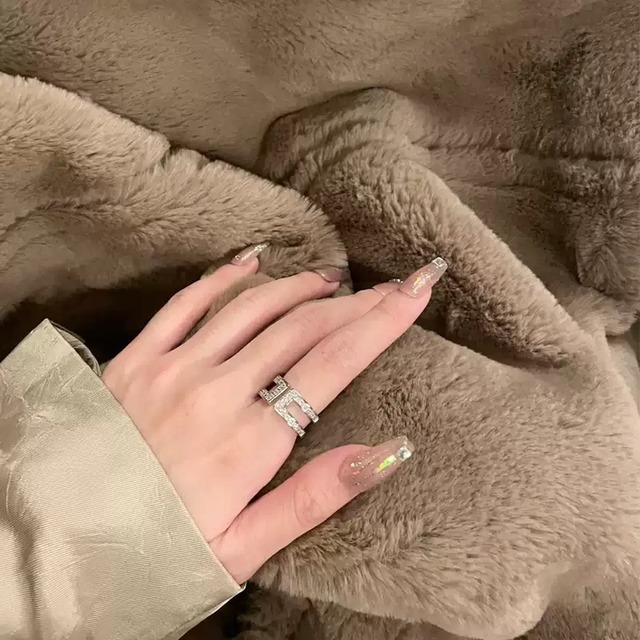 Rhinestone Decor Open Ring V3660