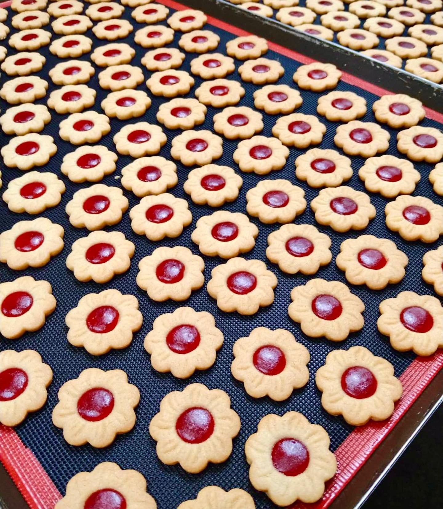 バニーユお花クッキー(お菓子のミカタ ブーケ缶) | パティスリーラ