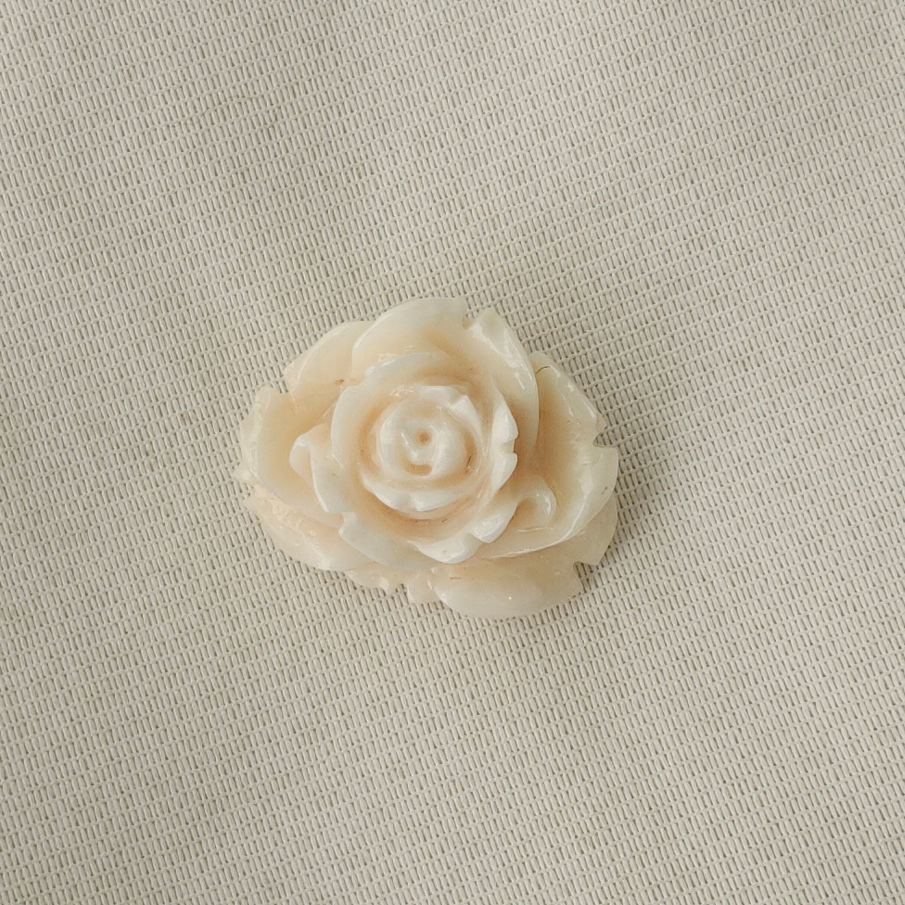 良品クラシック白瑪瑙薔薇彫りペンダントトップ☓デザブレ☓ハンドメイド1点物 白薔薇(珊瑚彫刻)のブローチ 025 【商品紹介動画が商品説明からご覧