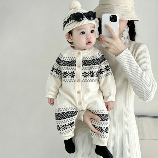 【BABY】レトロ柄ニットロンパース