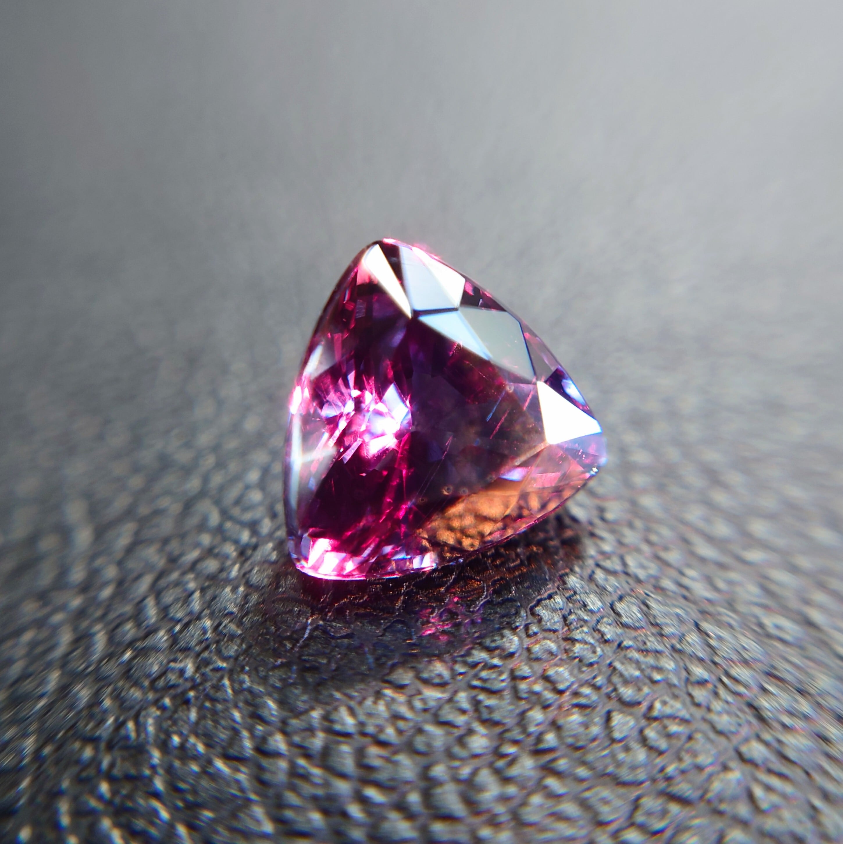 希少 Bekily Blue Garnet color change type 1.706ct JGGLソ付 ルース