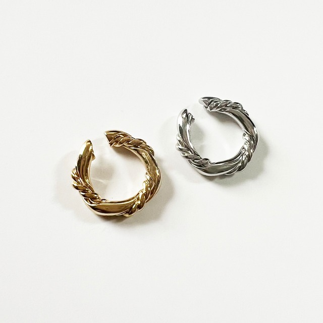 バルブリングイヤーカフ