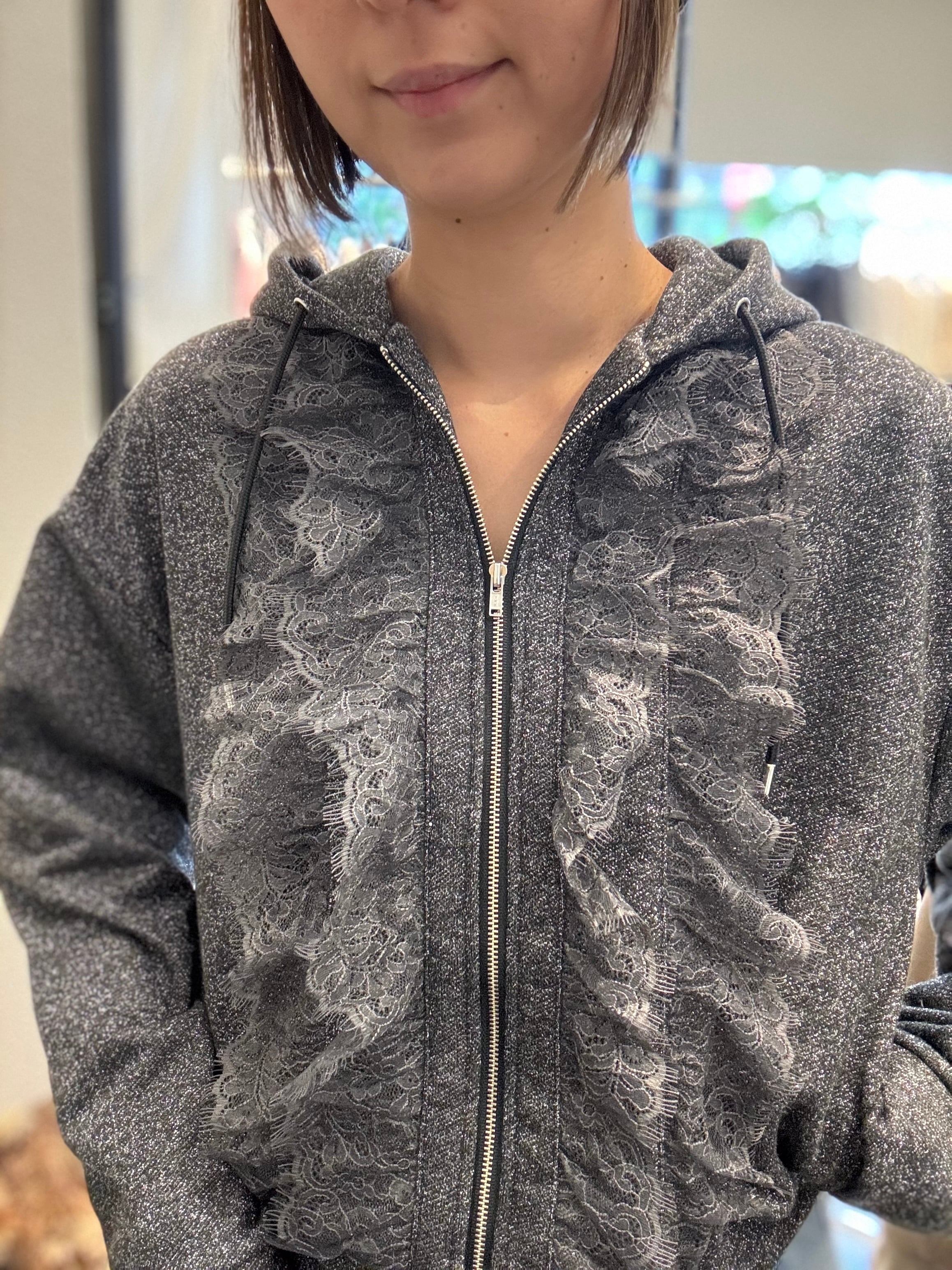 【SELECT】レースフリル装飾ラメパーカー