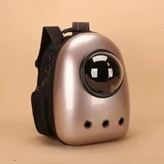 飛び出し防止ハーネスフック搭載、リュックの内側にはフック付き