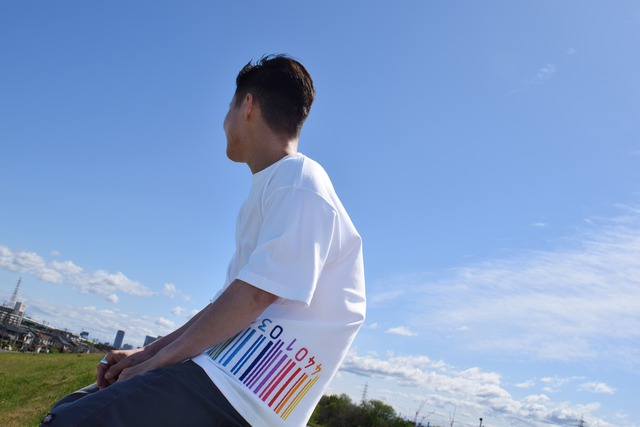 ⭐︎エデン様専用⭐︎  刺繍半袖Tシャツ／虹色バーコード（WH）