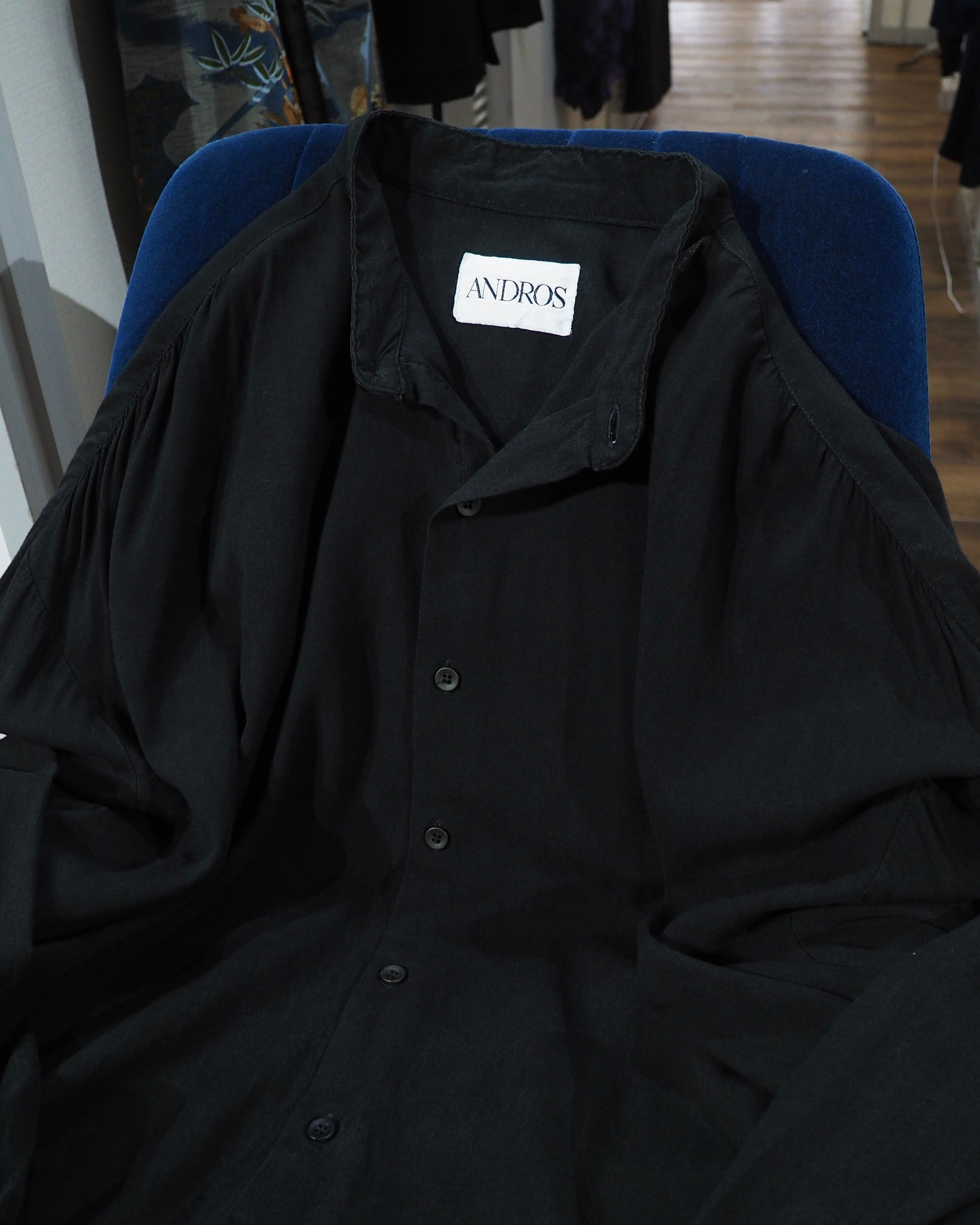 1980s " ANDROS - Special " Black Gather vintage Drape loose No collar Shirt (Made in Canada)
