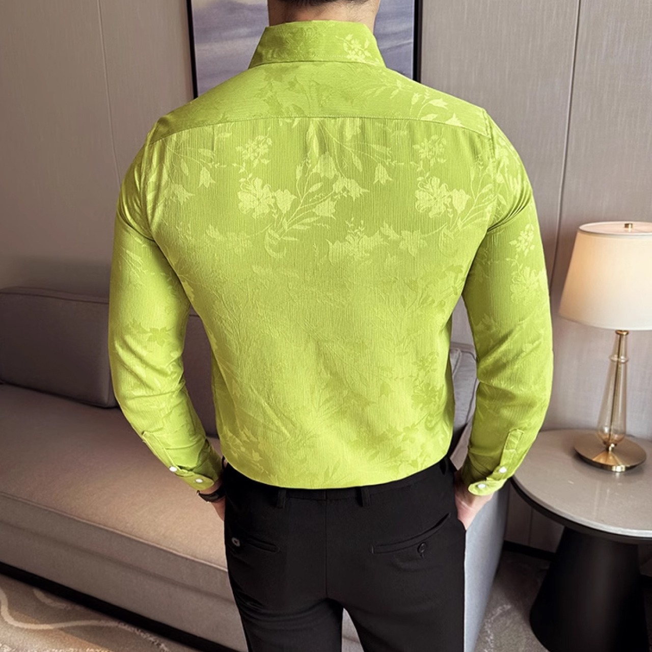 スタイリッシュで上品なデザインシャツ　SH005