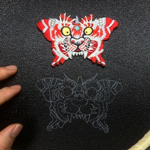 ウルトラセブンカラー蛾虎刺繍黒パーカー【ウルトラセブン55周年記念】