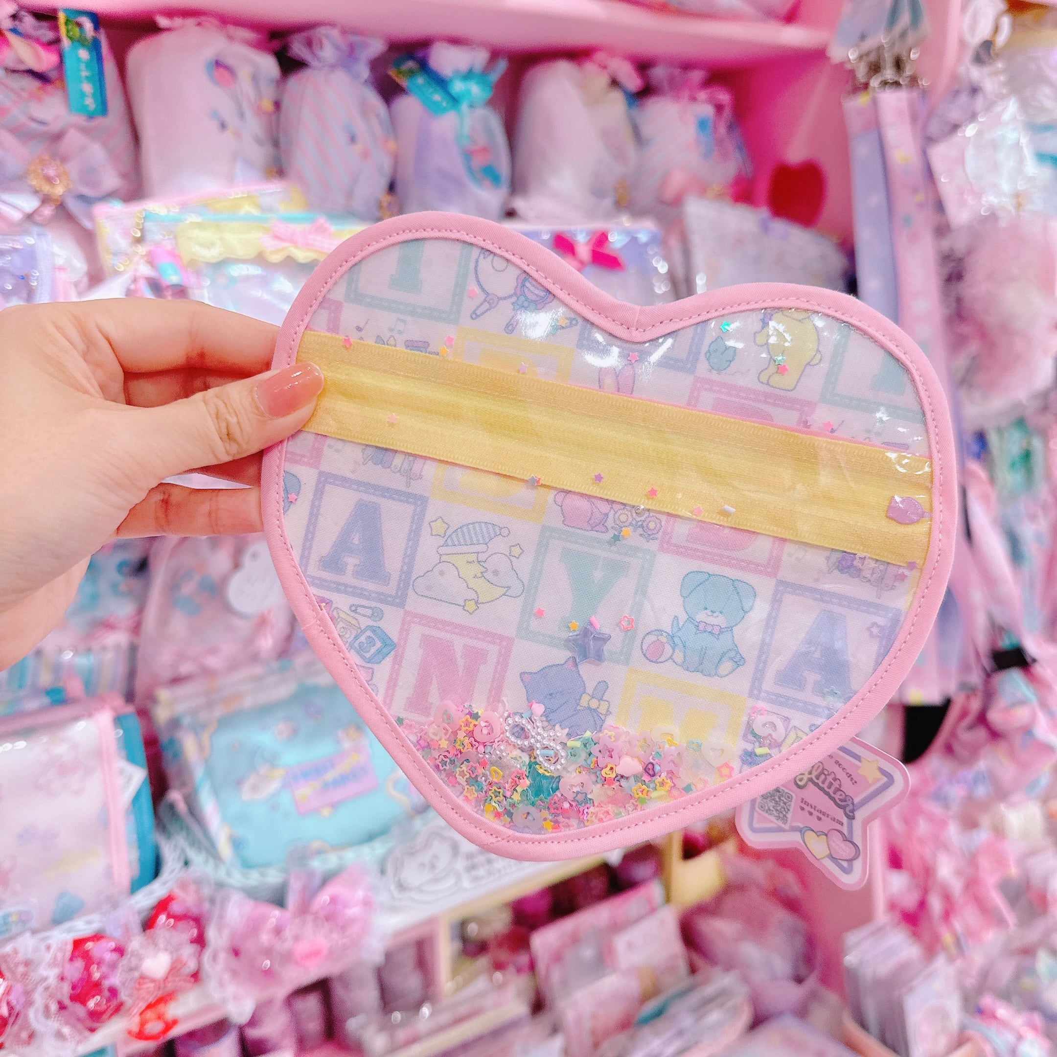 【K6】82-18ハートシャカシャカパスケース