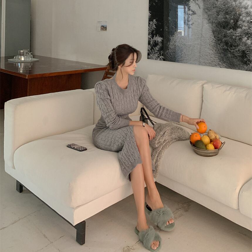 【新作】【送料無料】 2023 秋冬日本と韓国スタイルのツイストパターンフロントスリットスリムフィットバックレスドレス 5733 長袖ニットスカート 0324211800403