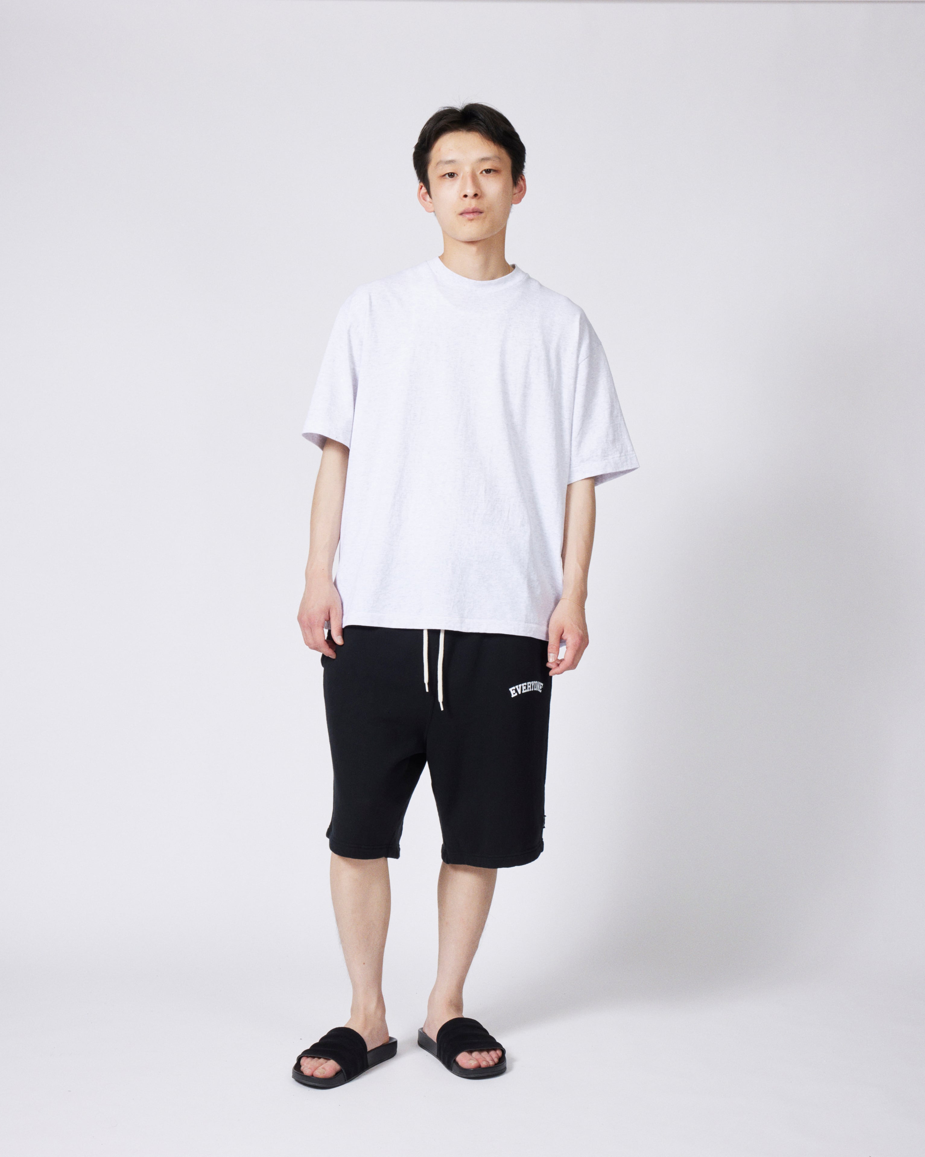 everyone collegiate logo classic sweat shorts (BLACK) | everyone
