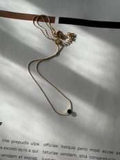 ミニマルブラックネックレス