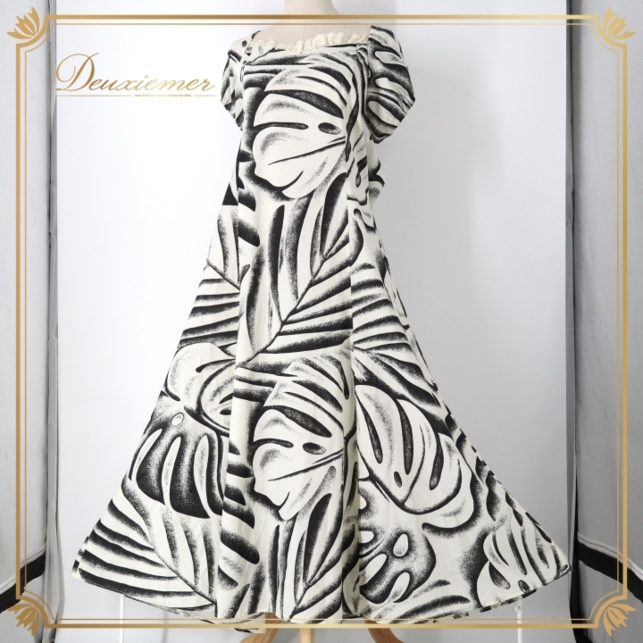 フラダンス 衣装 ワンピース ドレス ホワイト系 モンステラ柄 植物柄 ハワイアンプリント ハワイアン アロハ フラ ダンス レッスン 練習 フリル 付け袖 袖付き セット ブラック系 白 黒 華やか かわいい おしゃれ 上品 大人っぽい モノトーン フラダンス レッスン用ドレス エレガント ふんわり おしゃれ着