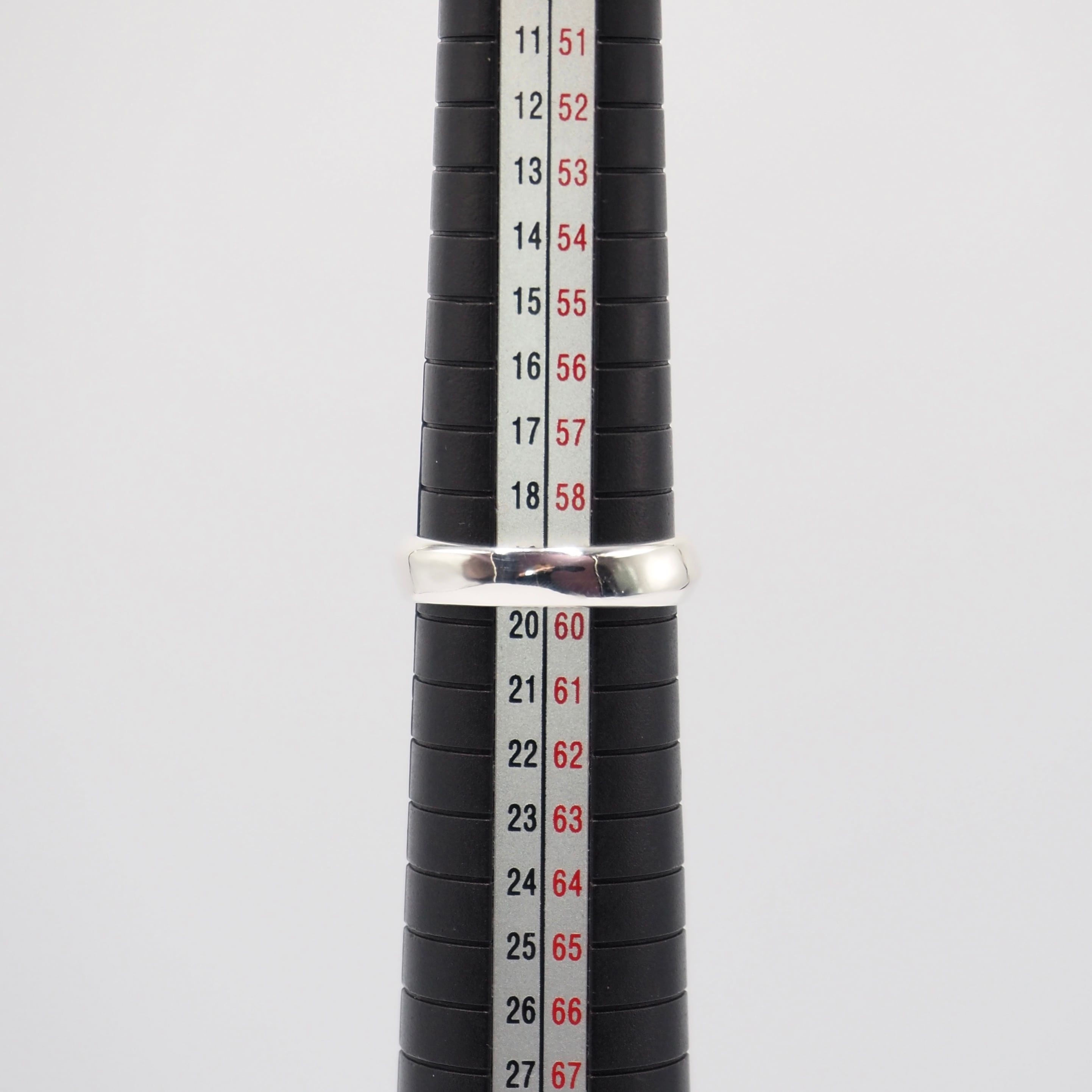 美品 ティファニー ナイフエッジ リング 約19号 シルバー925 Tiffany&Co. 約19号 ナイフエッジ リング シルバー925 ティファニー