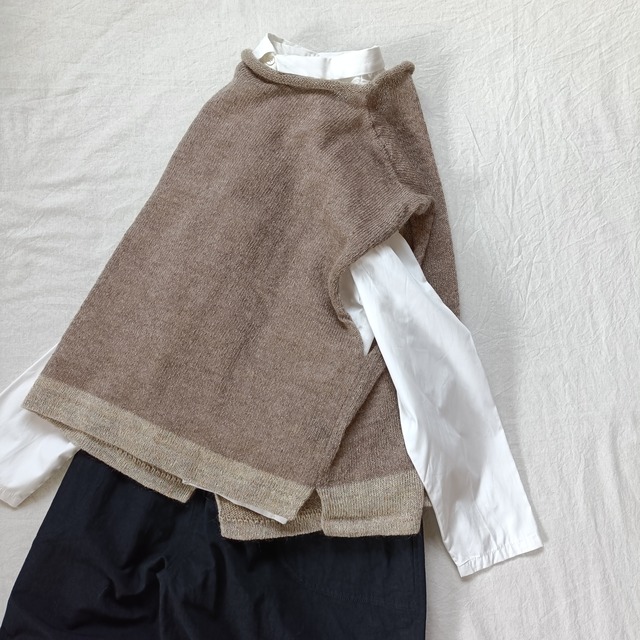 大きめタック入りシンプルブラウス　Cotton House Aya