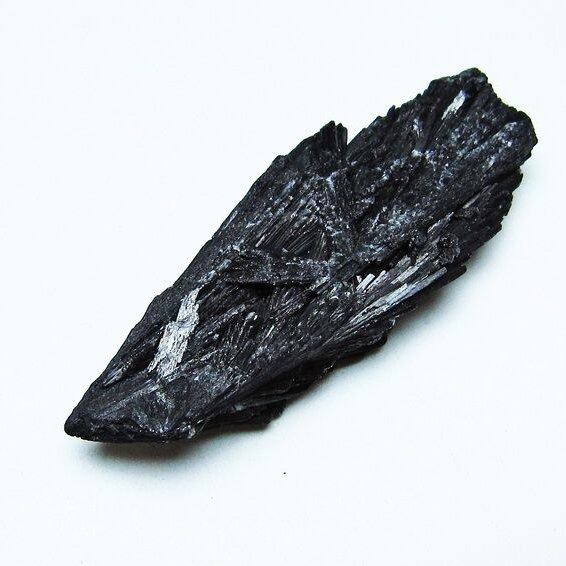 ブラック カイヤナイト 原石 一点物 171-7584