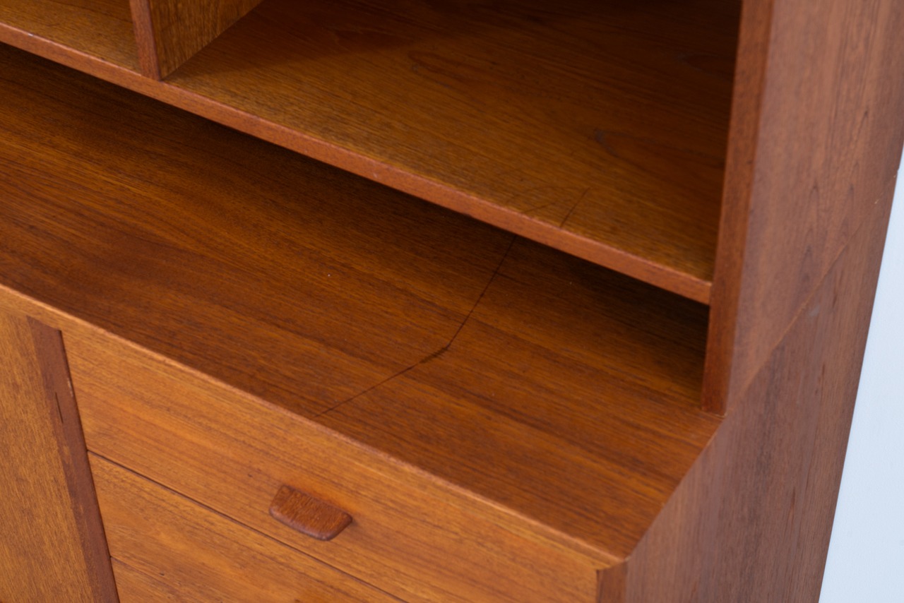 Hans J Wegner | RY Shelf teak