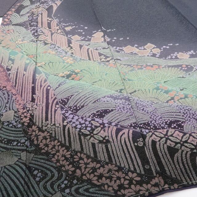 新品 滝泰謹製 おぼろ染 相良刺繍 金通し 着物 仕付け糸付“目を覚まし 