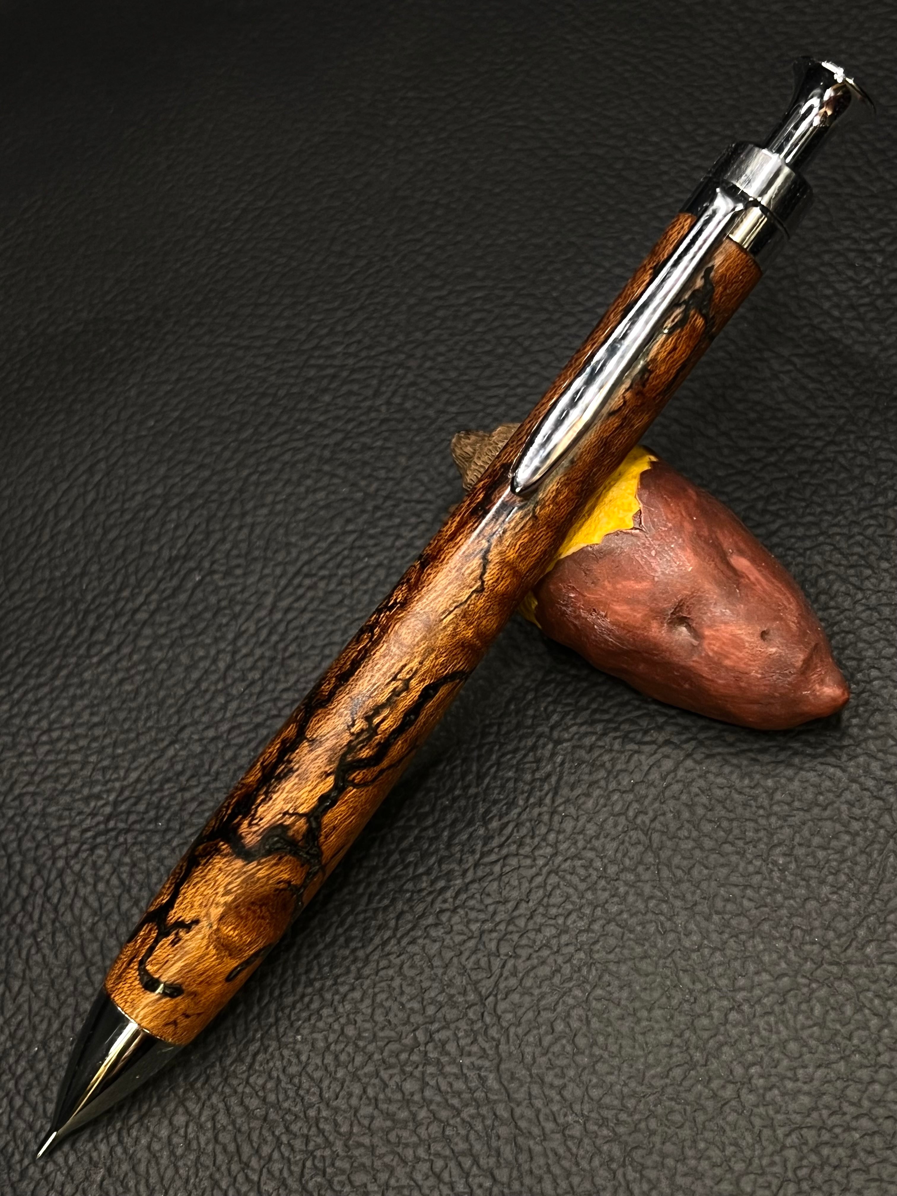 36 黒柿孔雀杢 シャーペンにも交換可能 | こぶた工房