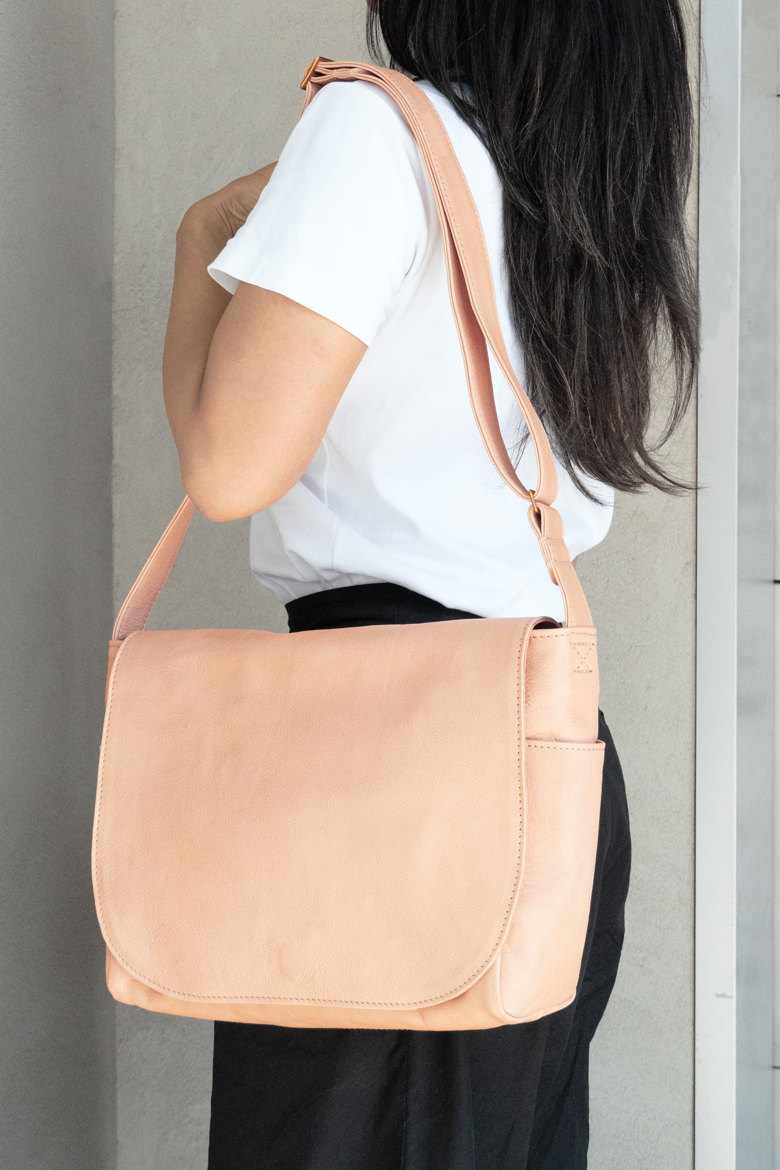 Shoulder bag 01 / M【送料無料】 | 高級皮革ならminca｜栃木レザーの
