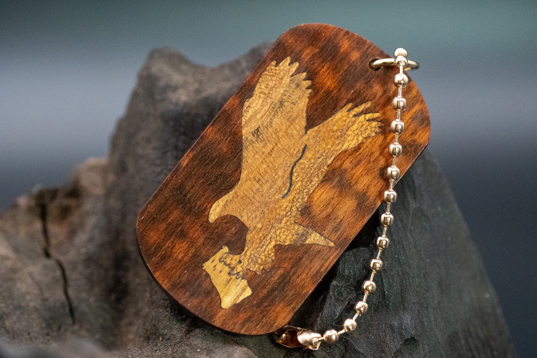 【 木のダイヤモンド 】スネークウッド ドッグタグ 象嵌 トンビと油揚げ