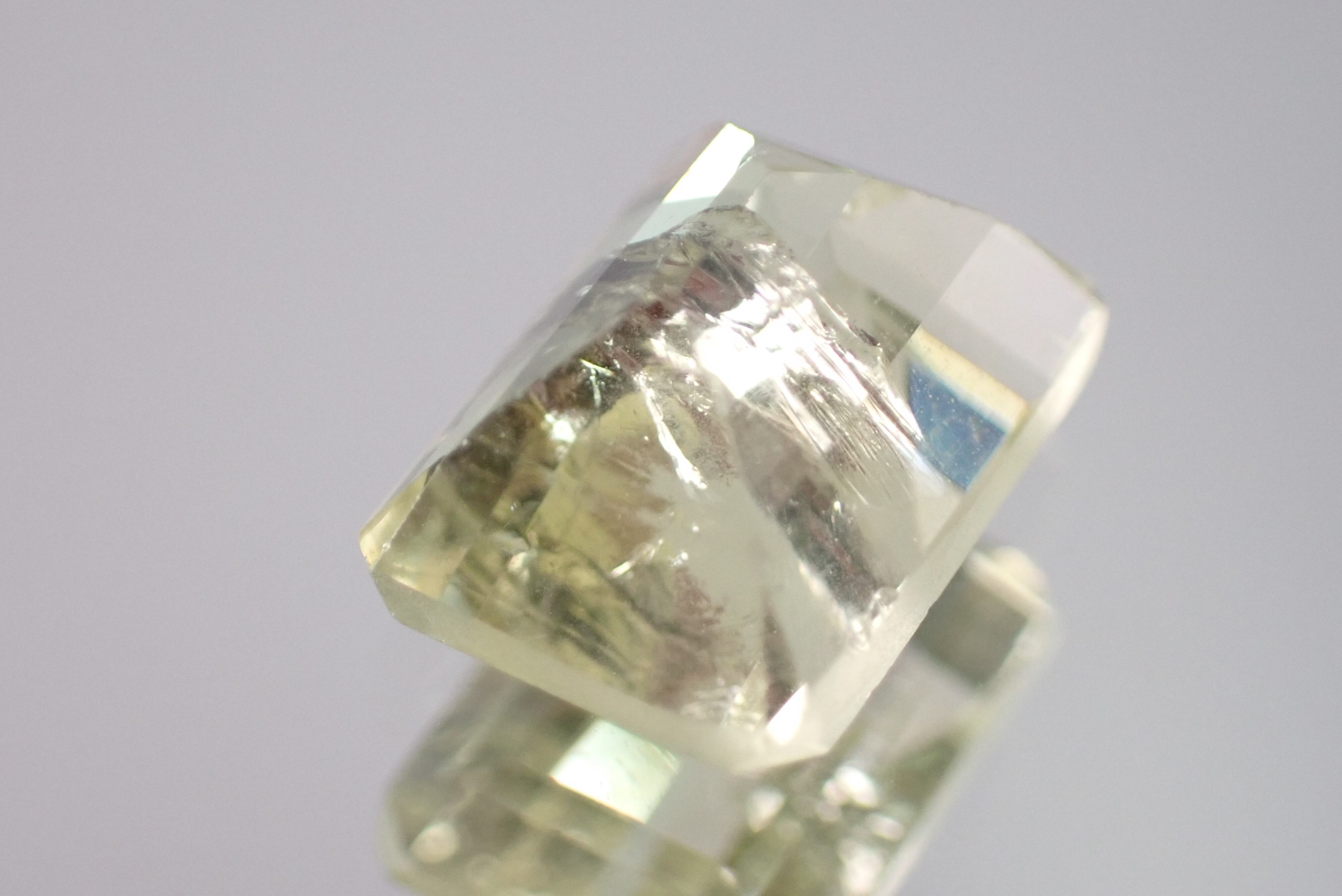 ヘリオドール(イエローベリル） 2.65ct [C12-351] | differencee