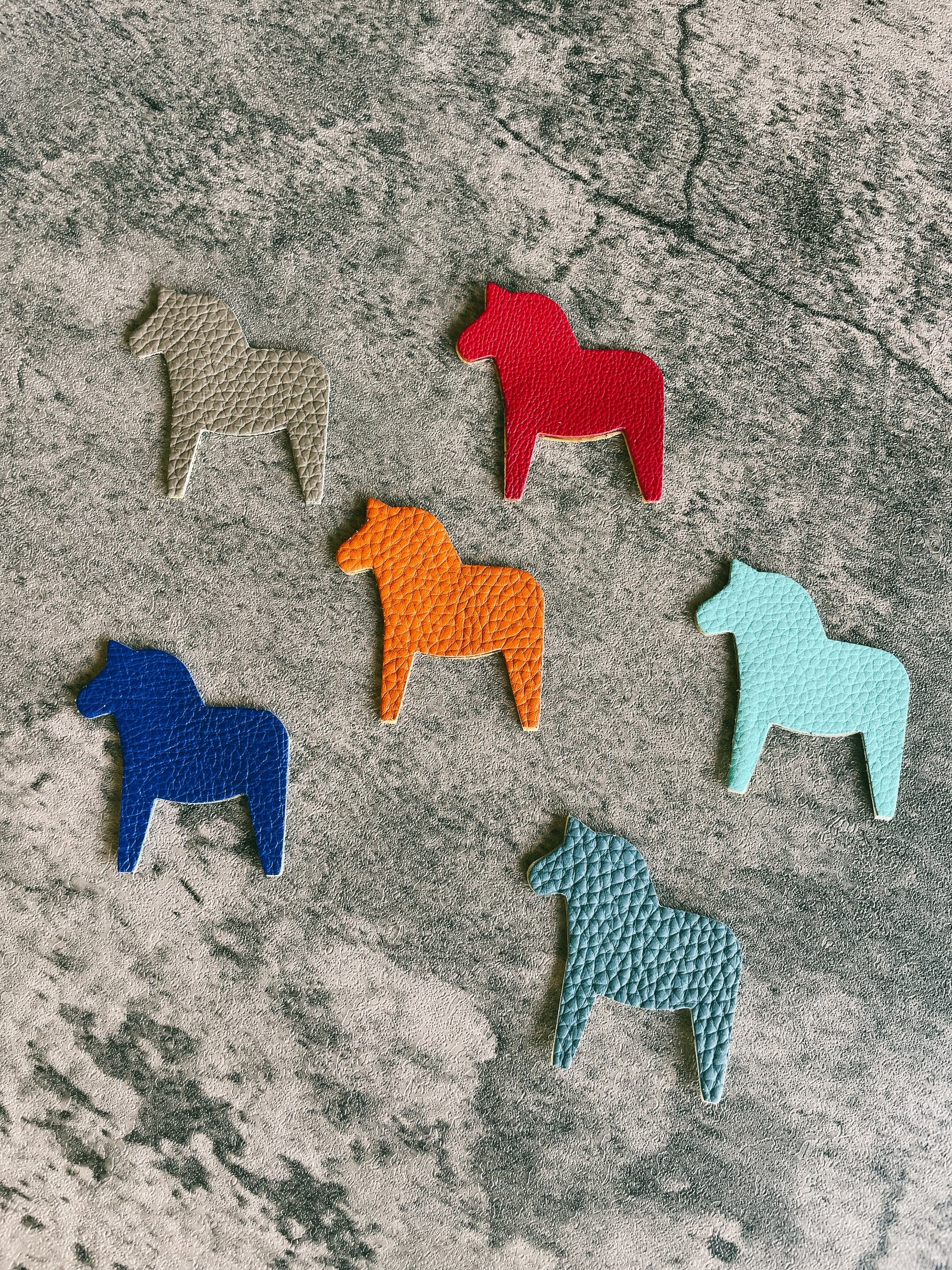 ダーラナホースの本革ステッカー