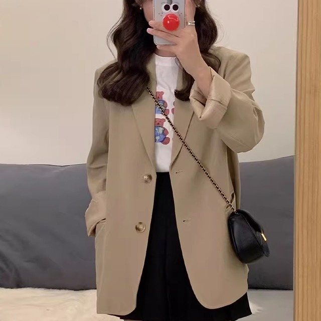 【送料無料】 ジャケット 2色 アウター 羽織り 長袖 Vネック フレア Aライン ボタン ポケット ブラック カーキ 大人カラー ベイクドカラー モノトーン かわいい 大人可愛い 綺麗 シンプル カジュアル 大人 上品 おしゃれ お洒落 大人女子 こなれ感 エレガント コンサバ 定番アイテム 体型カバー 無地 春 秋 女性 レディース ママ 30代 40代 オフィス ビジネス OL 通勤 デート お出かけ 女子会 お呼ばれ お茶会 授業参観 休日 アウトドア 着回し 普段使い ファッション 垢抜け