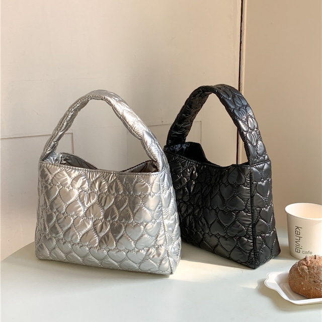 heart pattern quilted handbag