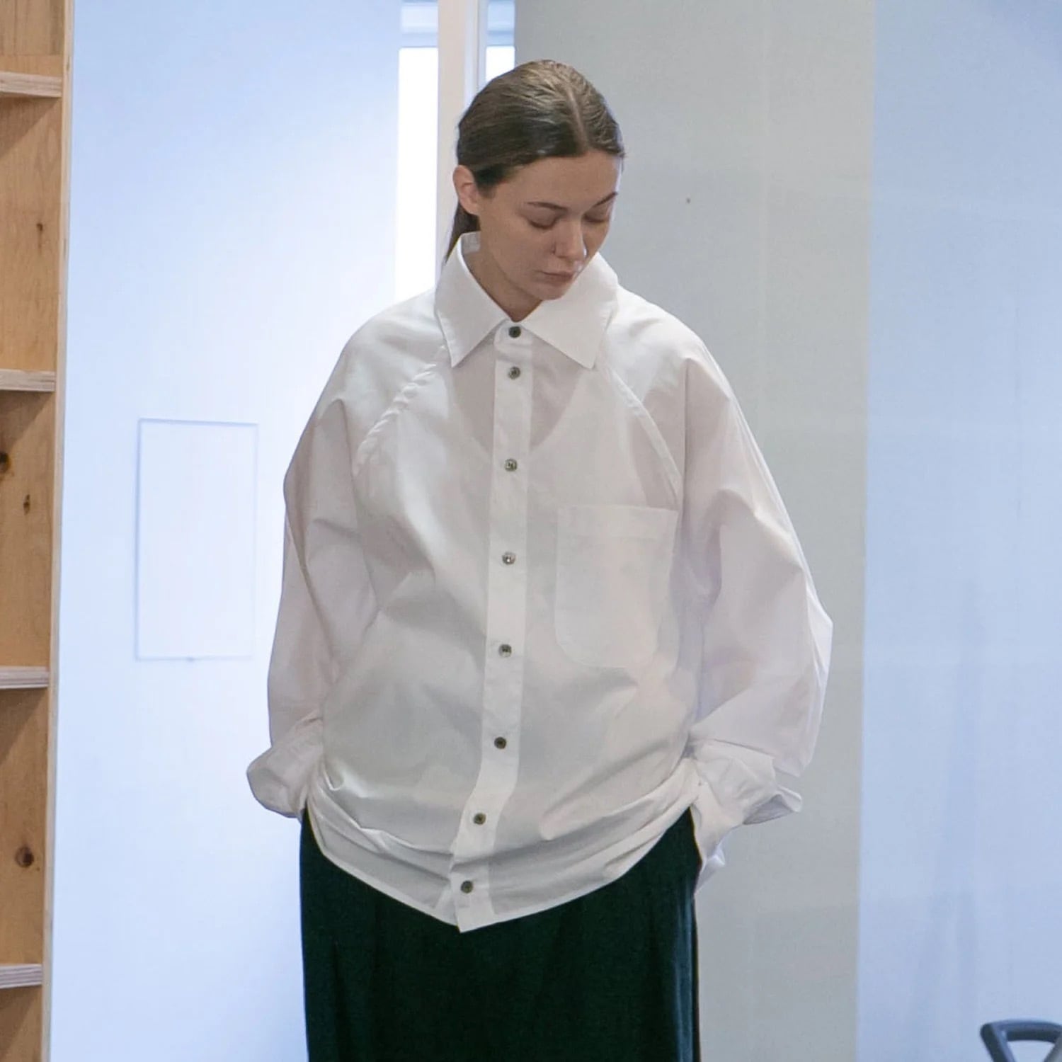 my beautiful landlet POPLIN RAGLAN OVERSIZE RIB SHIRT WHITE | nua