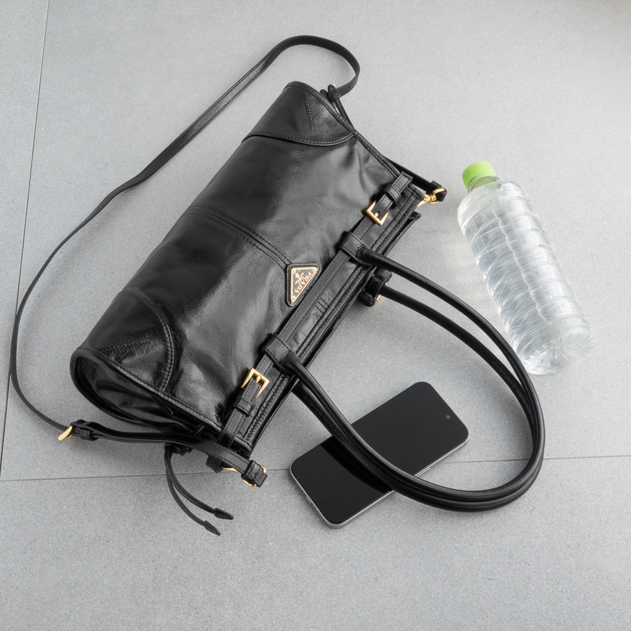 プラダ ボニー ミディアム ハンドバッグ ブラック レザー