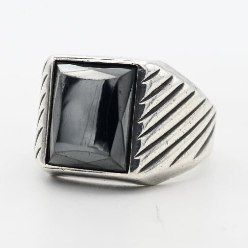 Hematite Accent Ribbed Design Signet Ring #15.5 / Denmark