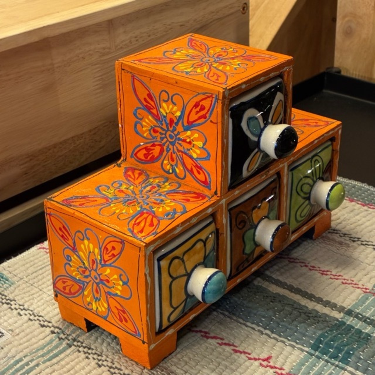 India Blue Pottery Mini 4-Drawer Unit　インド　ブルーポタリ4ドロワーチェスト　凸型　オレンジ　引き出し　置物　玄関収納　メヘンディアート　鍵入れ　印鑑入れ　ハンドメイド