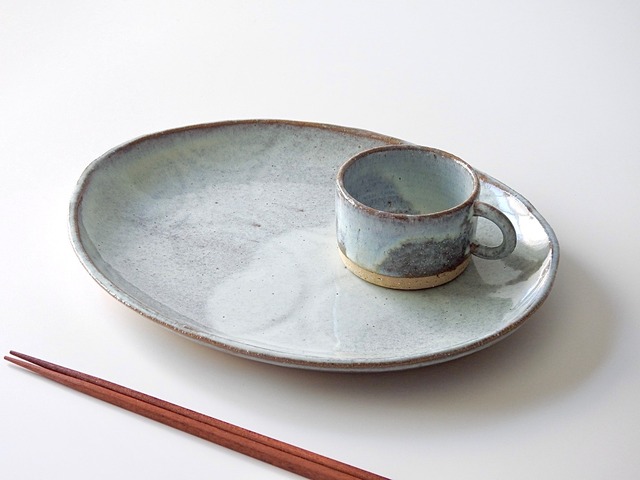 ゆらぎのうつわで楽しむワンプレート時間 – 楕円プレート&マグカップ